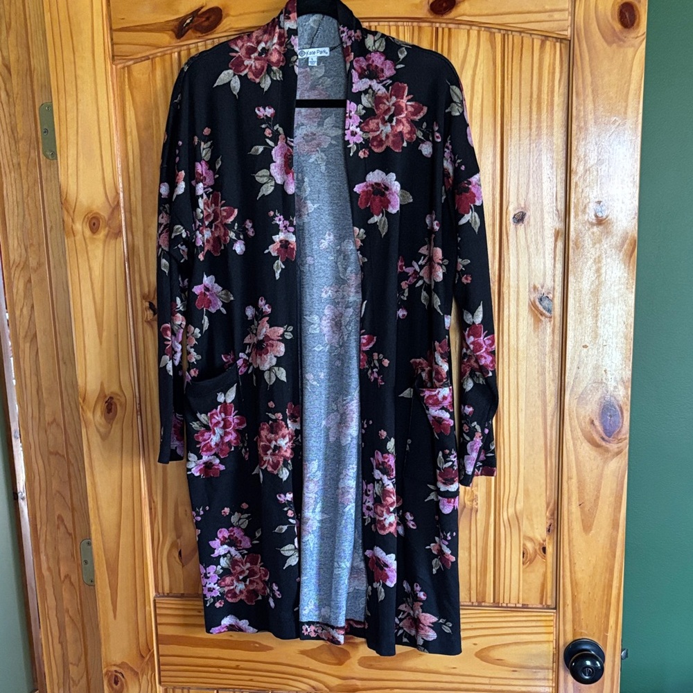 Chic Black Floral Kimono